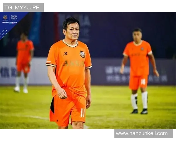 矮个子也能闪耀绿茵场足球明星们的身高与成就之路